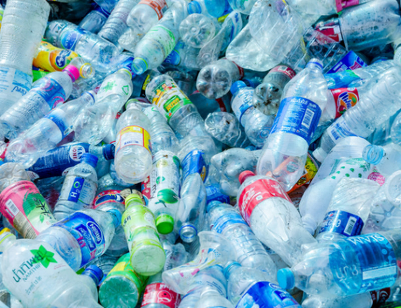 FlipItForGood : le nouveau défi des réseaux sociaux pour recycler les  bouteilles en plastique
