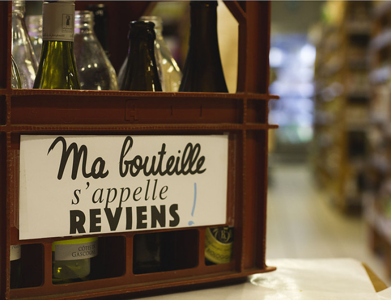 Ma Bouteille s'appelle Reviens" : la Drôme et l'Ardèche misent sur la  consigne du verre !