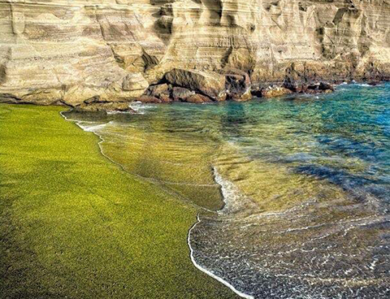 Зеленый пляж. Аренас Вердес - пляж Папаколеа (Papakolea Beach или Mahana Beach), Гавайи. Зеленый пляж Папаколеа. Хризолитовый пляж на Гавайях. Зеленый песок в природе.