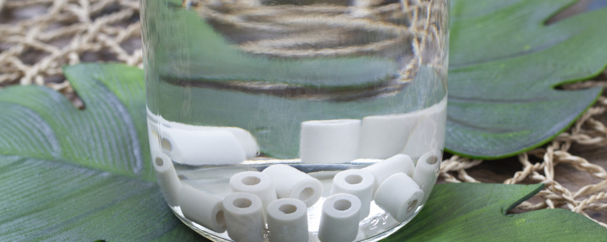 Perles de céramique : retrouver naturellement le goût de l'eau de source